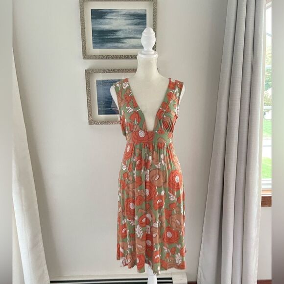 Lux floral print flowy dress with deep V-neck, sleeveless. Size medium - Picture 2 of 10